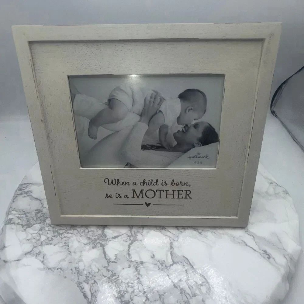 HALLMARK “When a child is born, so is a mother” Wooden 4x6 Picture frame-NEW!